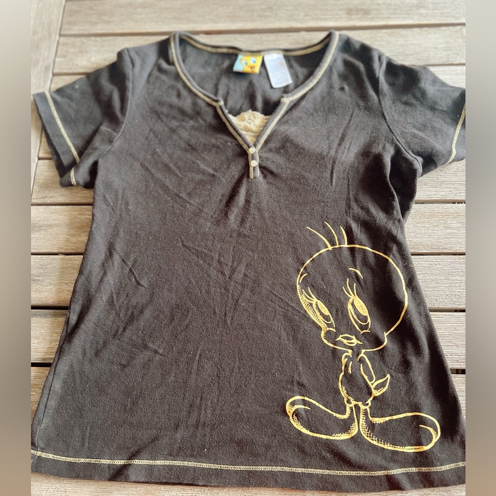 Vintage tweety bird looney tunes women’s size small short sleeve top.